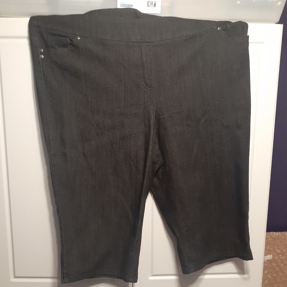 NWT - Dark Denim Capris
